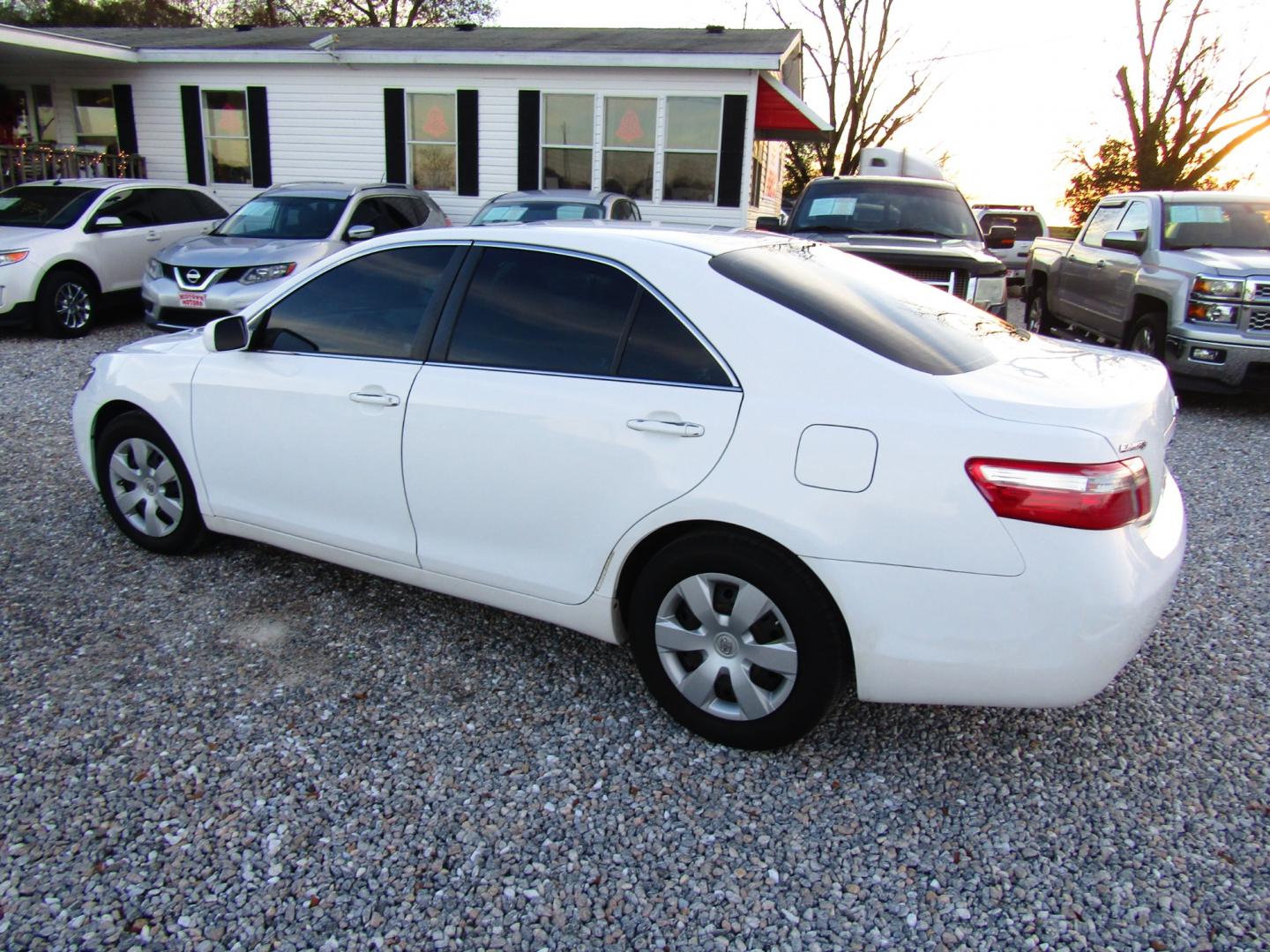 2009 WHITE /Tan Toyota Camry (4T1BE46KX9U) , Automatic transmission, located at 15016 S Hwy 231, Midland City, AL, 36350, (334) 983-3001, 31.306210, -85.495277 - Photo#6